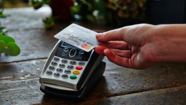 Como funcionam os pagamentos contactless? Contacless