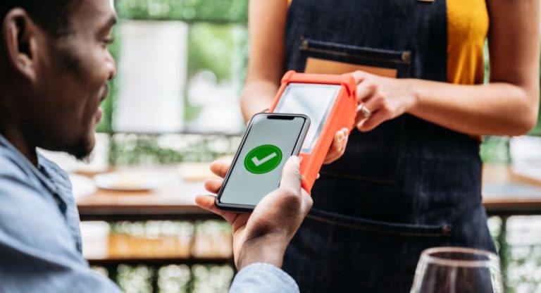 Cartão virtual funciona na maquininha? Veja como usar!